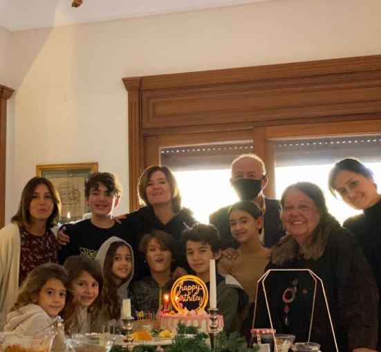 هنا شيحة تحتفل بعيد ميلادها مع عائلتها