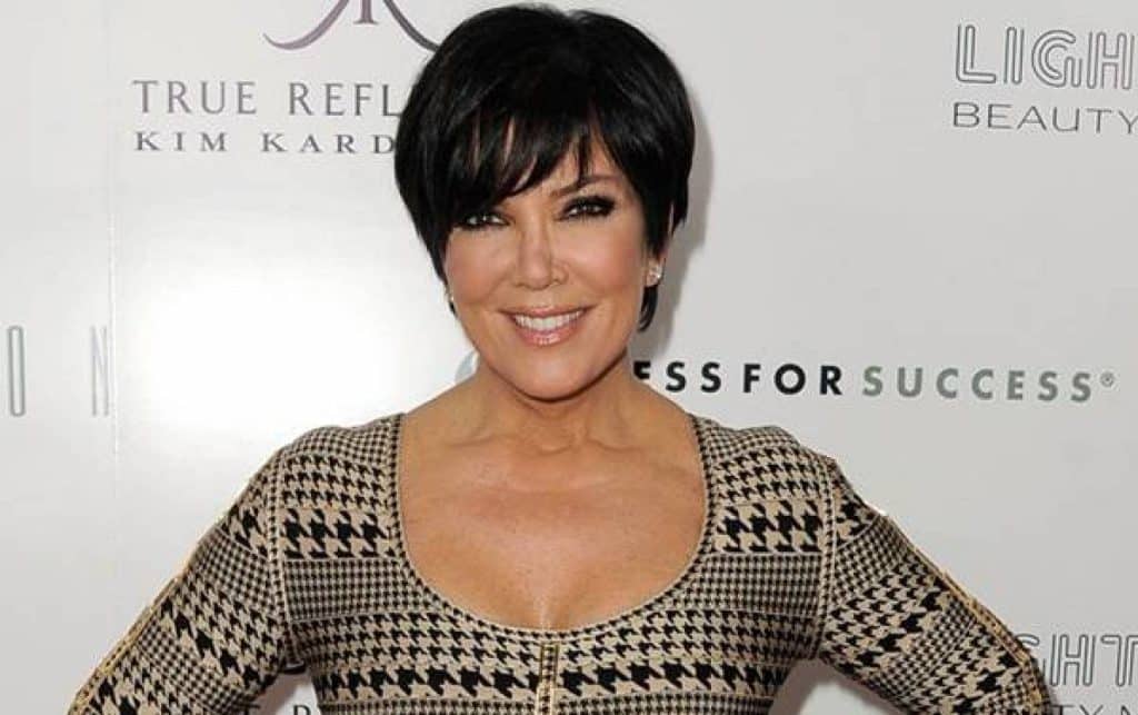 "كريس جينر" تعلن إصابتها بورم صغير