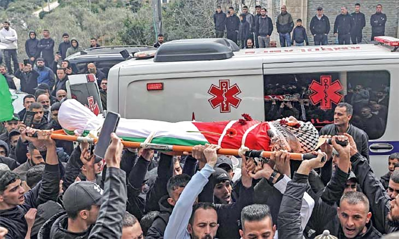 شاب فلسطيني يُقتل برصاص إسرائيلي على حاجز الكونتينر واعتقال 18 آخرين