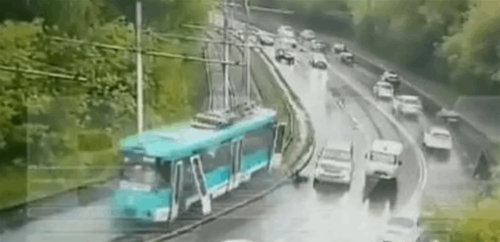 روسيا: 67 إصابة بحادث ترام