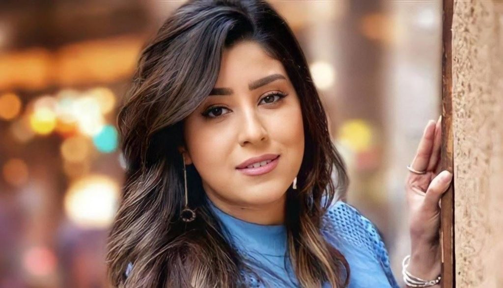 آيتن عامر تكشف عن أسرار نجاحها وكواليس "مكتوب عليا" في "ساعة سعادة"