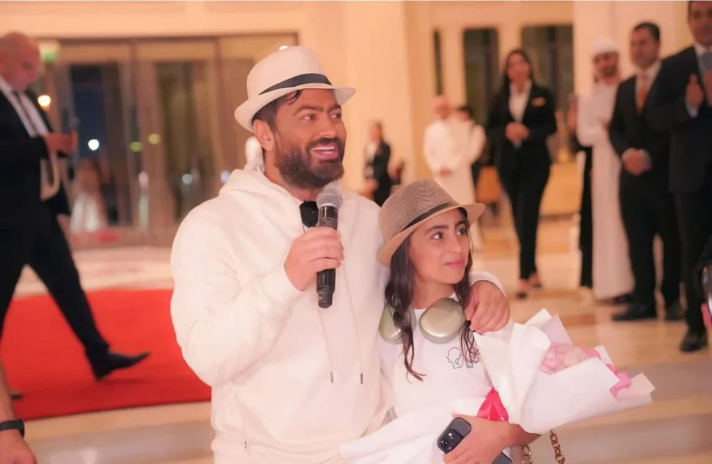 تاليا ابنة تامر حسني تُعبّر عن إعجابها بوالدها برسالة مؤثرة