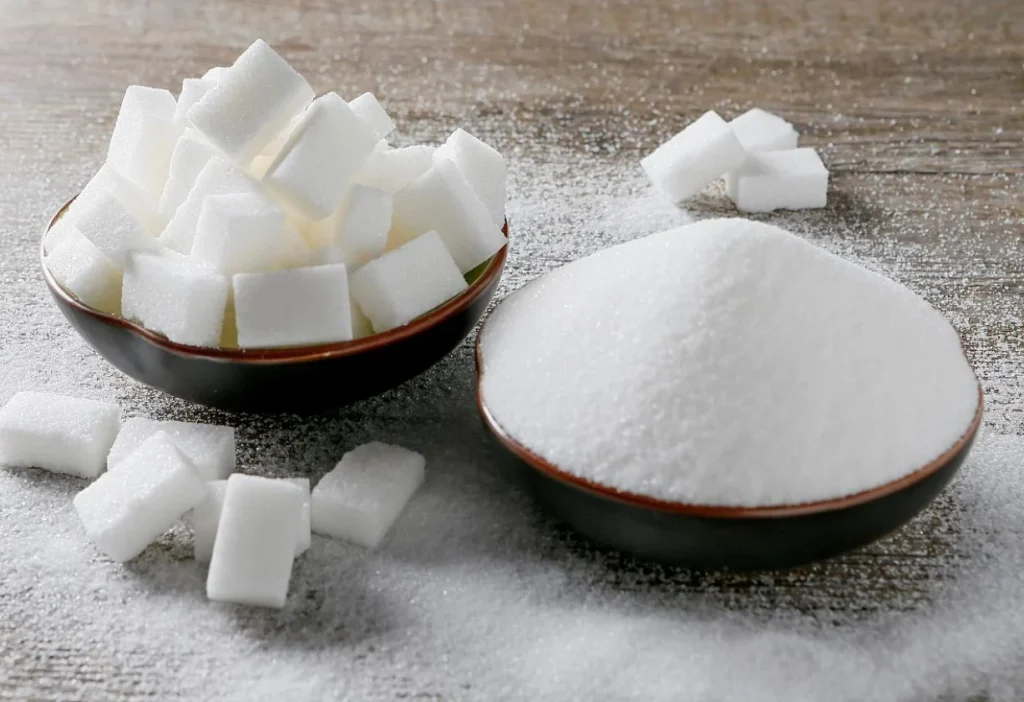 أضرار الإكثار من تناول السكريات على جسم الإنسان: