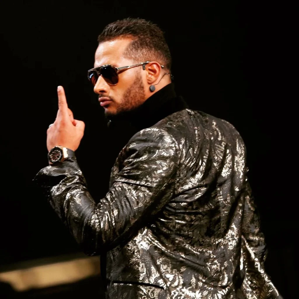 محمد رمضان يُثير الجدل مجدداً: "أنا أسطورة كل جيل"!