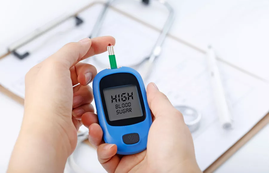 تعرف عليها .. أسباب ارتفاع سكر الدم المفاجئ