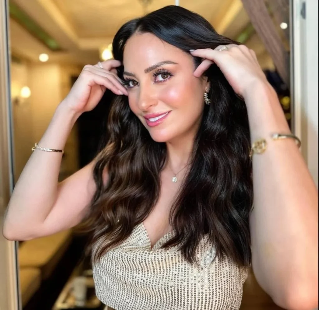 نرمين الفقي تخرج عن صمتها وتُؤكّد نيتها مقاضاة من انتحل شخصيتها على السوشيال ميديا