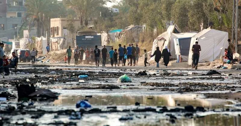 غزة .. استشهاد 24 على الأقل بقصف مناطق متفرقة من القطاع