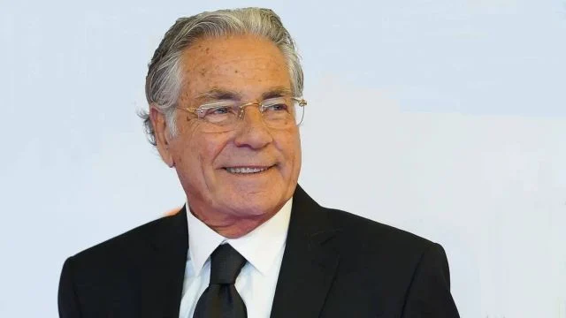 مصطفى فهمي يخضع لعملية جراحية دقيقة في المخ