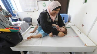 عاجل .. الصحة الفلسطينية: قطاع غزة بحاجة إلى 1.3 مليون جرعة من لقاح شلل الأطفال