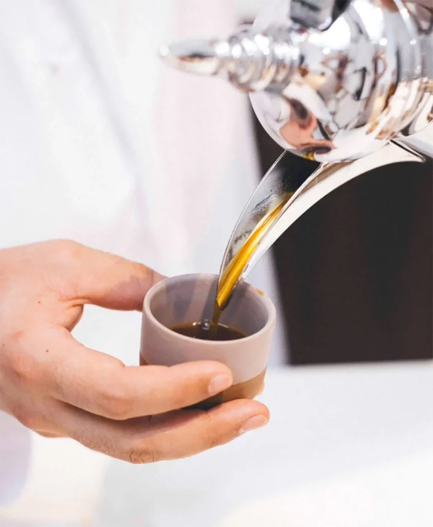 من دلة القهوة إلى العالمية: قصة شاب إماراتي