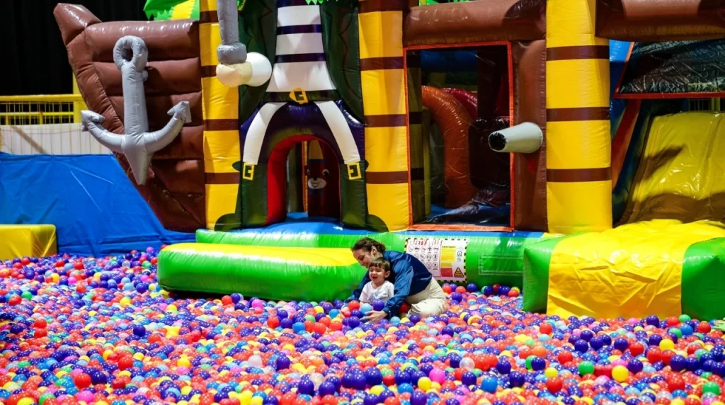 عالم مدهش: الوجهة الترفيهية الأولى في دبي