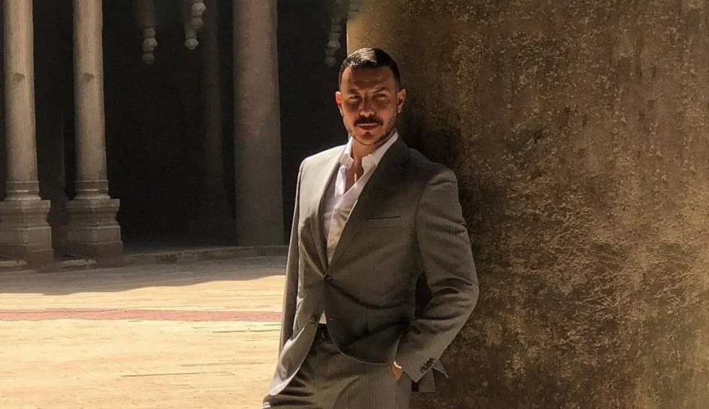 باسل خياط يحتفل بعيد ميلاده الـ47 في أحضان عائلته ويقترب من العمل المئة في مسيرته الفنية