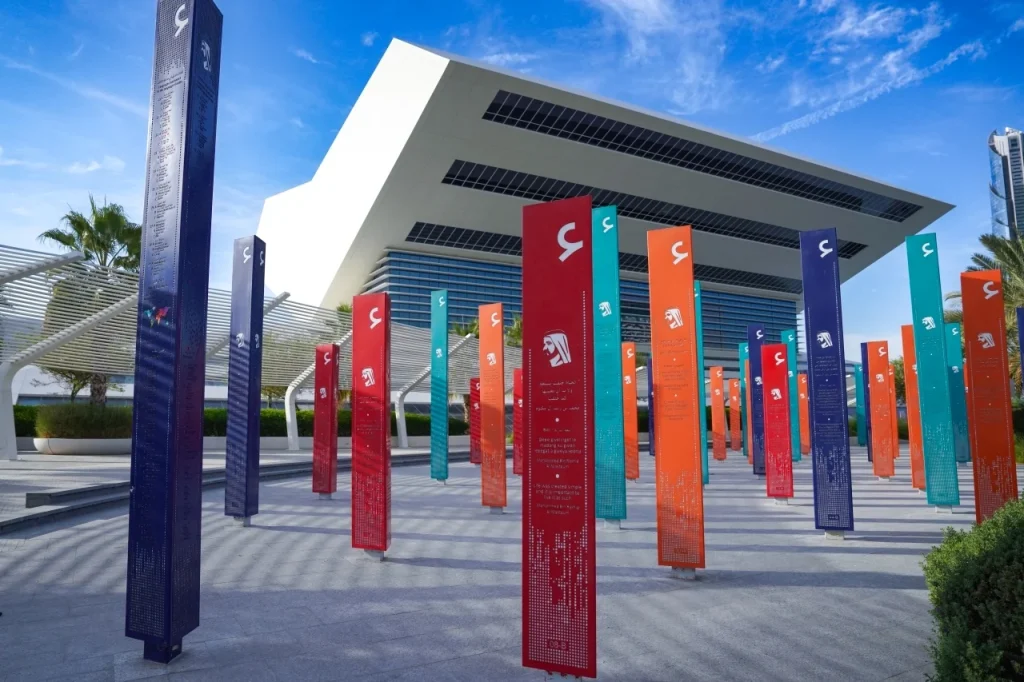 "عالم يقرأ" تحلق بملايين الكتب لتصل إلى قلوب القراء الإماراتيين