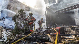 تحطم طائرة في أوريغون: 3 قتلى وحريق في حي سكني