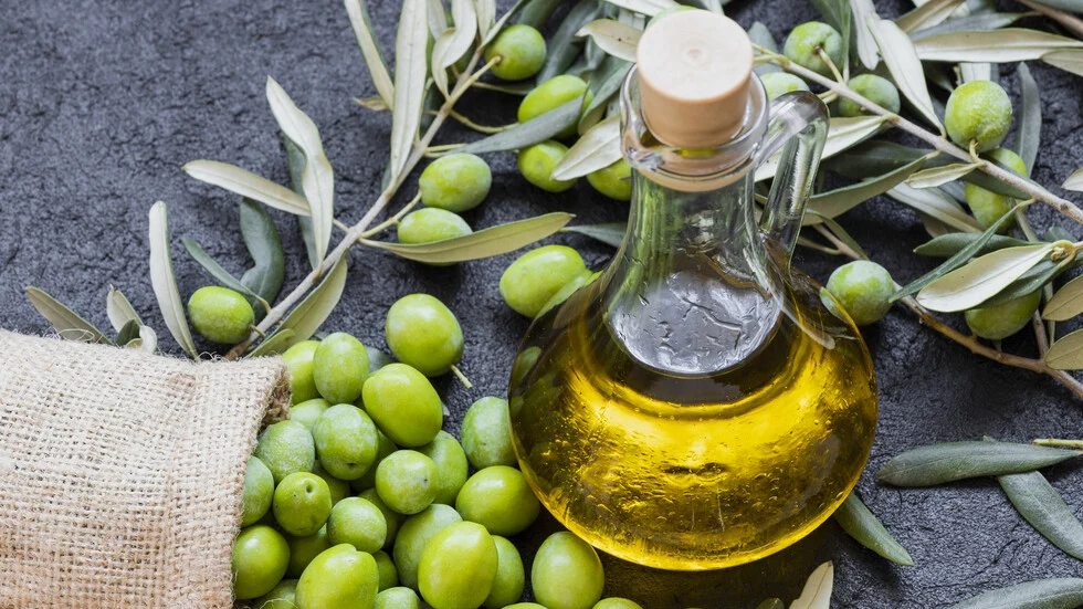 فوائد زيت الزيتون للمعدة: هدية الطبيعة لصحتك الهضمية