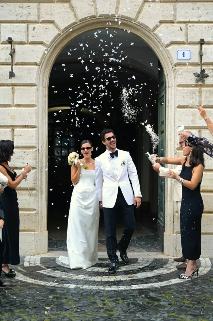 بينار دينيز تكشف السبب الحقيقي وراء غياب عائلتها عن زفافها الأسطوري في روما