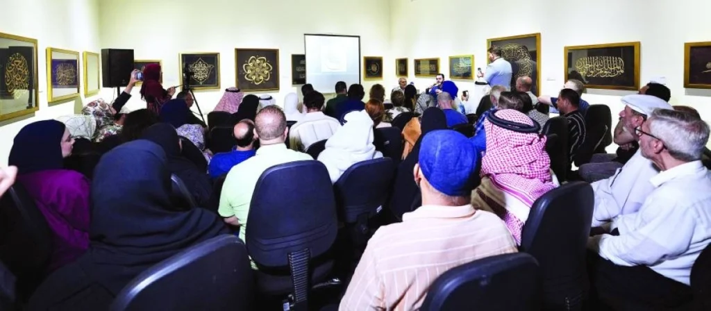 داود بكتاش: سحر الحروف الذهبية يضيء ساحة الخط في الشارقة