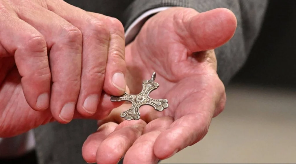 اكتشاف كنز فضي ضخم في روسيا يكشف عن روابط تاريخية مع العالم الإسلامي