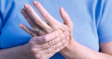 التهاب المفاصل الروماتويدي: أسبابه وعلاجه