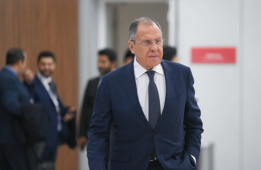 لافروف يؤكد استعداد روسيا للتفاوض حول أوكرانيا: زيلينسكي هو العقبة