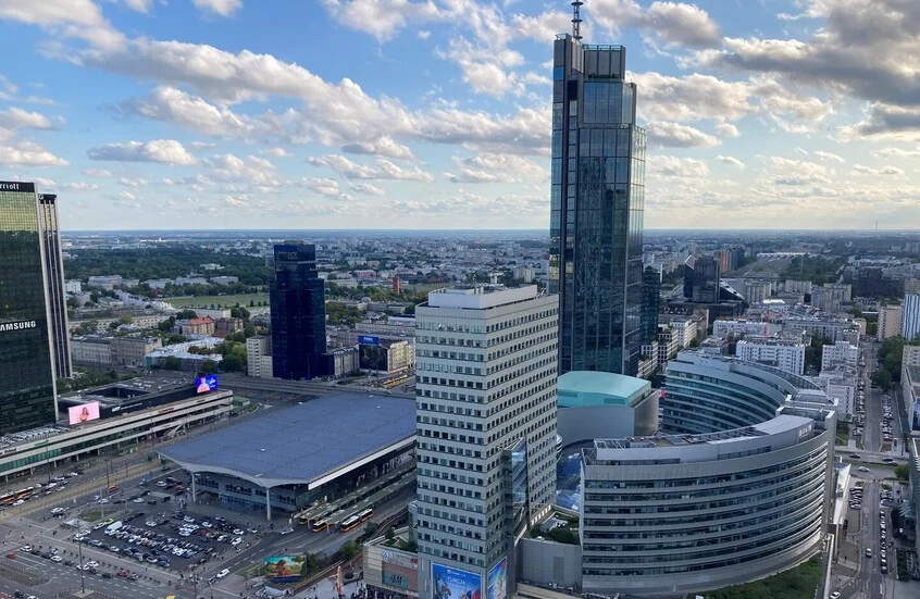 بولندا تغلق قنصلية روسية وتطرد دبلوماسيين.. موسكو توعد برد قاسٍ