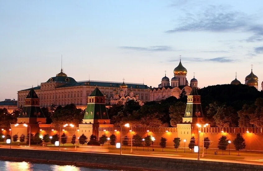 الكرملين يدين احتجاز صحفيين روس في الولايات المتحدة: انتهاك صارخ لحرية الإعلام