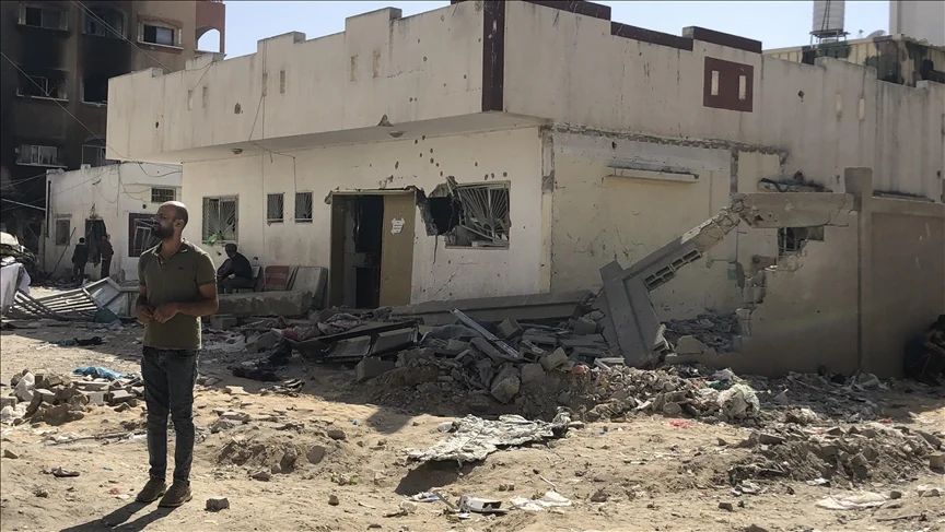 إسرائيل تقصف مستشفى وأضرار بمستودع الأدوية