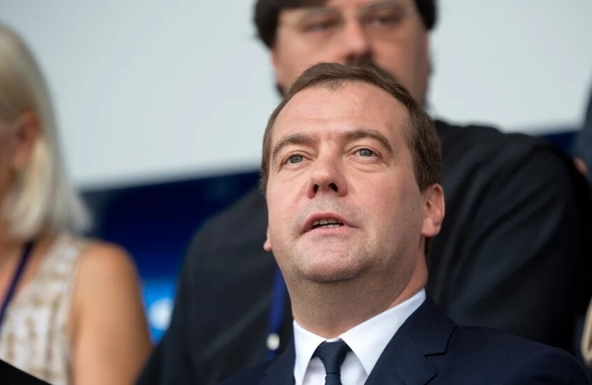 مدفيديف وبيرلسكوني يشككان في كفاءة القيادة الغربية الحالية