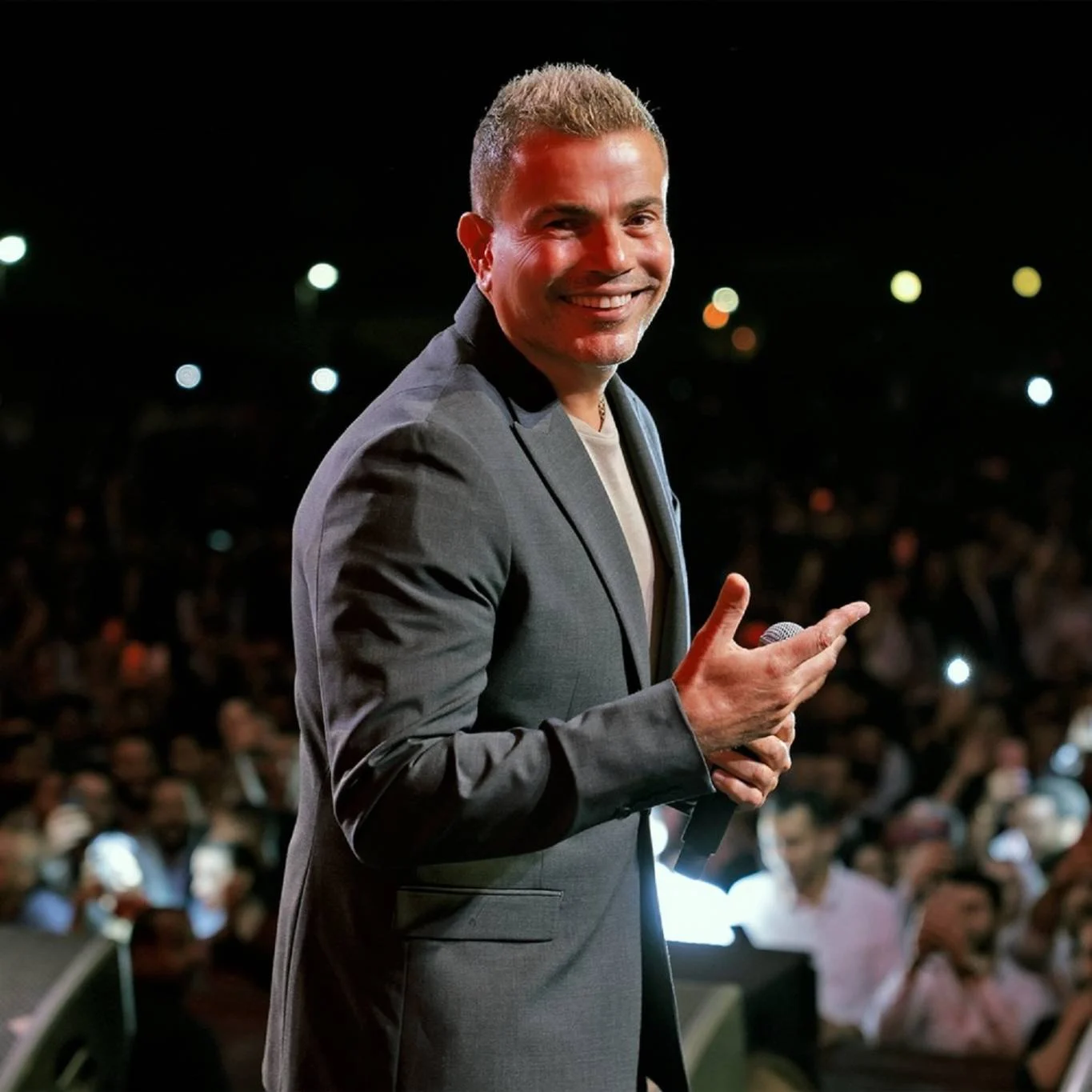 عمرو دياب يشعل حفل زفاف ابنة هشام طلعت مصطفى بدويتو ناري مع راغب علامة