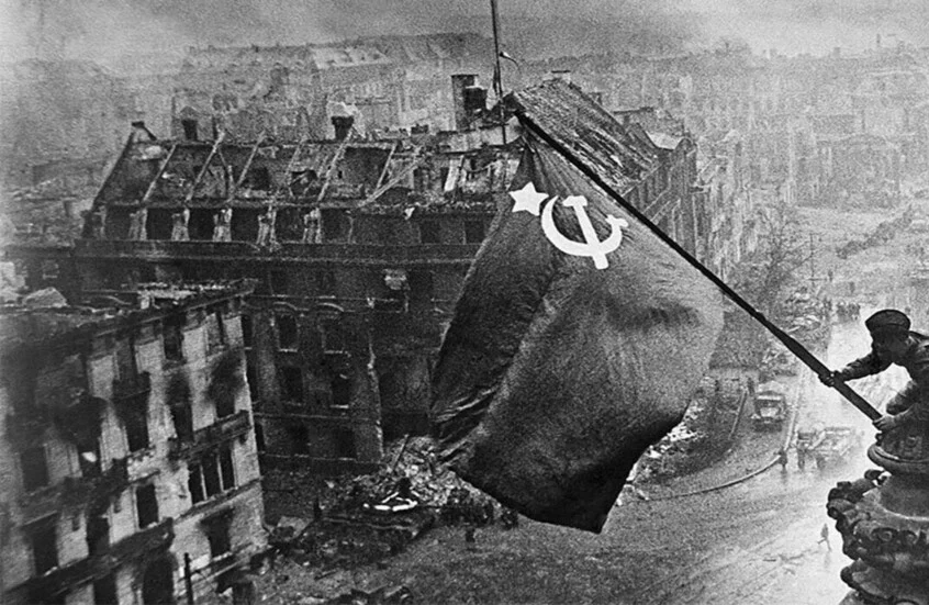 روسيا تتهم سفير بريطانيا بتشويه تاريخ الحرب العالمية الثانية