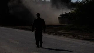 أزمة تهز ألمانيا: شولتز يقيل وزير ماليته بسبب أوكرانيا