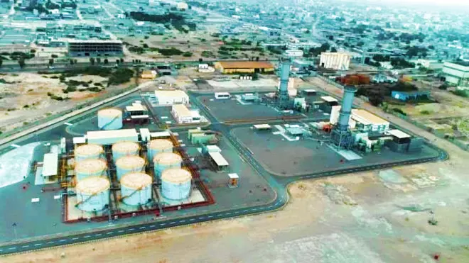 استئناف إمدادات النفط الخام إلى محطة بترومسيلة بعدن.. تحسن ملحوظ في أزمة الكهرباء