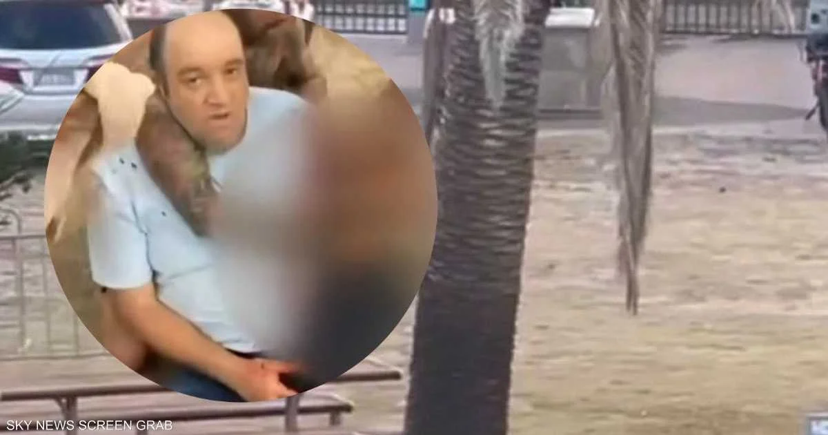 عاجل | بفضل شجاعته صار بطلاً قومياً في أستراليا.. من هو أحمد الأحمد؟ 