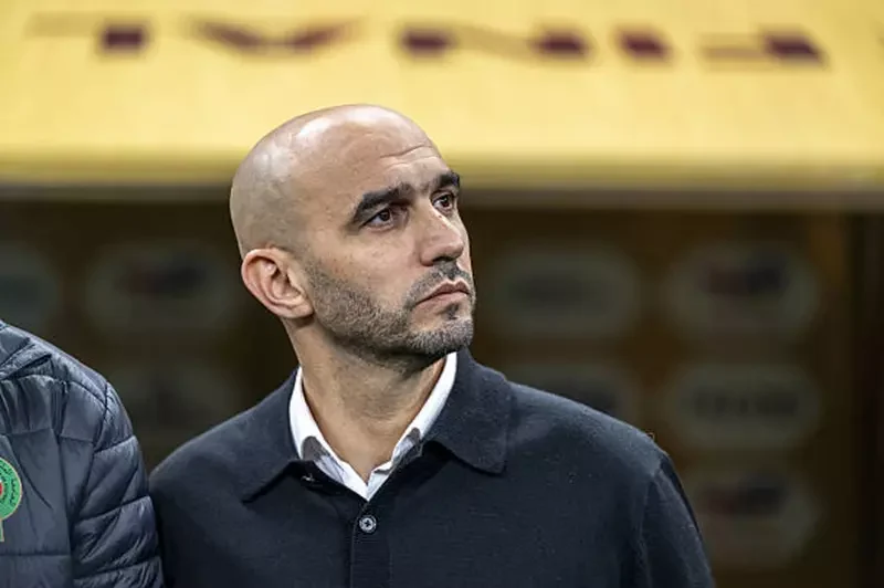 تقارير: الركراكي يتلقى عروض من الدوري الإنجليزي والدوري الإسباني 