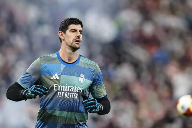 تقارير: كورتوا يغيب عن ديربي مدريد 