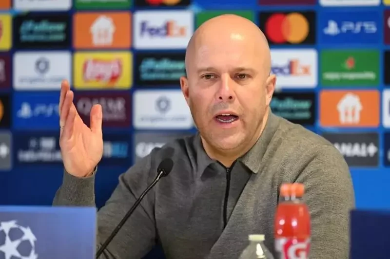 تقارير: ليفربول يحسم موقفه حيال خروج سلوت 