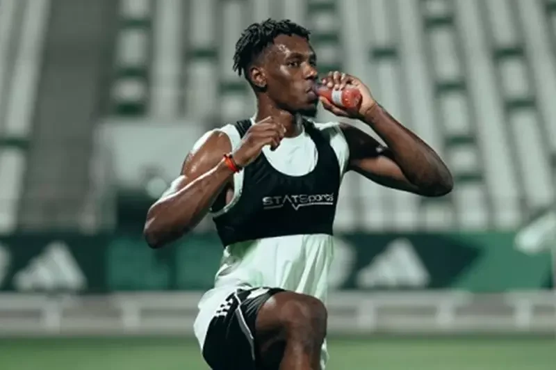 قبل لقاء مصر.. رينارد يستبعد هوساوي من معسكر المنتخب السعودي 