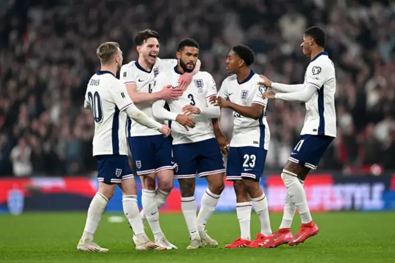 بعد التعادل أمام أوروجواي.. يغادرون ثمانية لاعبين معسكر منتخب إنجلترا 