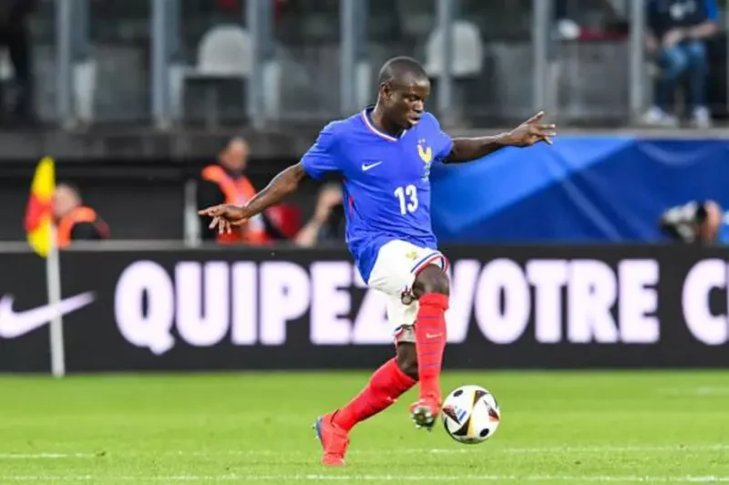 بعد دخوله كأساسيًا.. رقم قياسي لكانتي مع منتخب فرنسا 