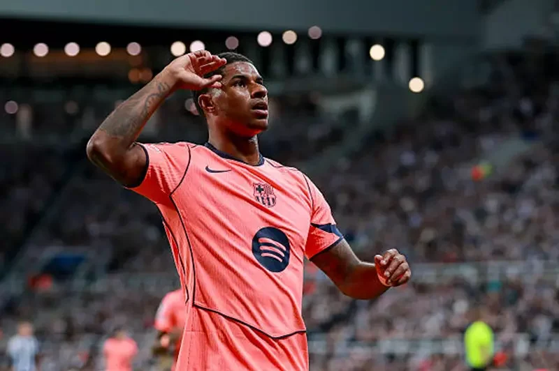 باريس سان جيرمان وميلان يتصارعان لضم راشفورد فيما يترقب برشلونة 