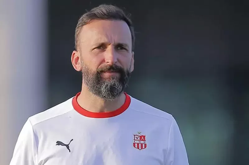 تقارير تكشف كواليس أزمة راموفيتش مع شباب بلوزداد قبل صدور قرار إيقافه 